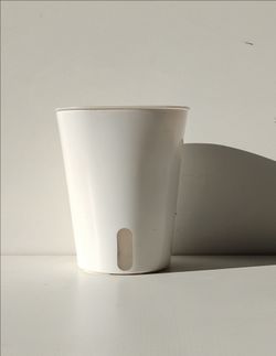 Self watering plant pot/ plant planter/ flower pot patio garden