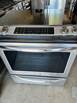 Frigidaire Flat top electric stove