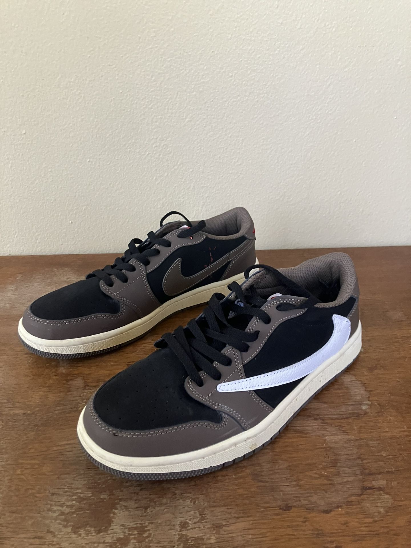 Travis Scott x Air Jordan 1 OG Low Mochas