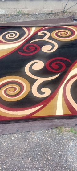 New 5/7 area rug high quality masterpiece very detailed