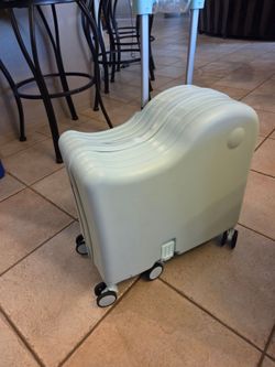 Aqua kids suitcase