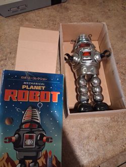 Mechanical Planet robot wind up metal toy does not have the key $20 pick up in Glendale