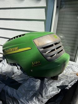 JOHN DEERE L130 RIDING LAWN MOWER