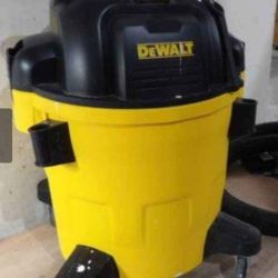 DeWalt - Stealthsonic Quiet 12-Gallon 5.5HP Corded Wet/Dry Shop Vacuum