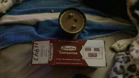 Dayton capacitor