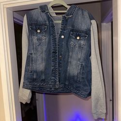 Women’s hooded, jean jacket