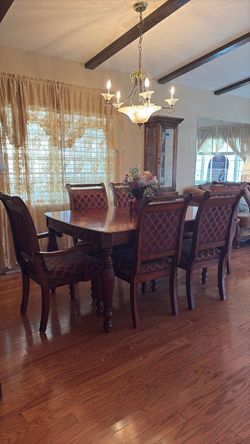 Dinning table with 6 chairs