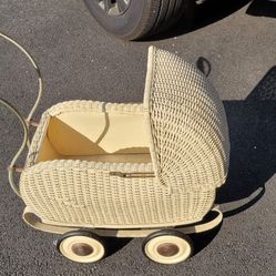 Antigue Wicker Doll Carriage 
