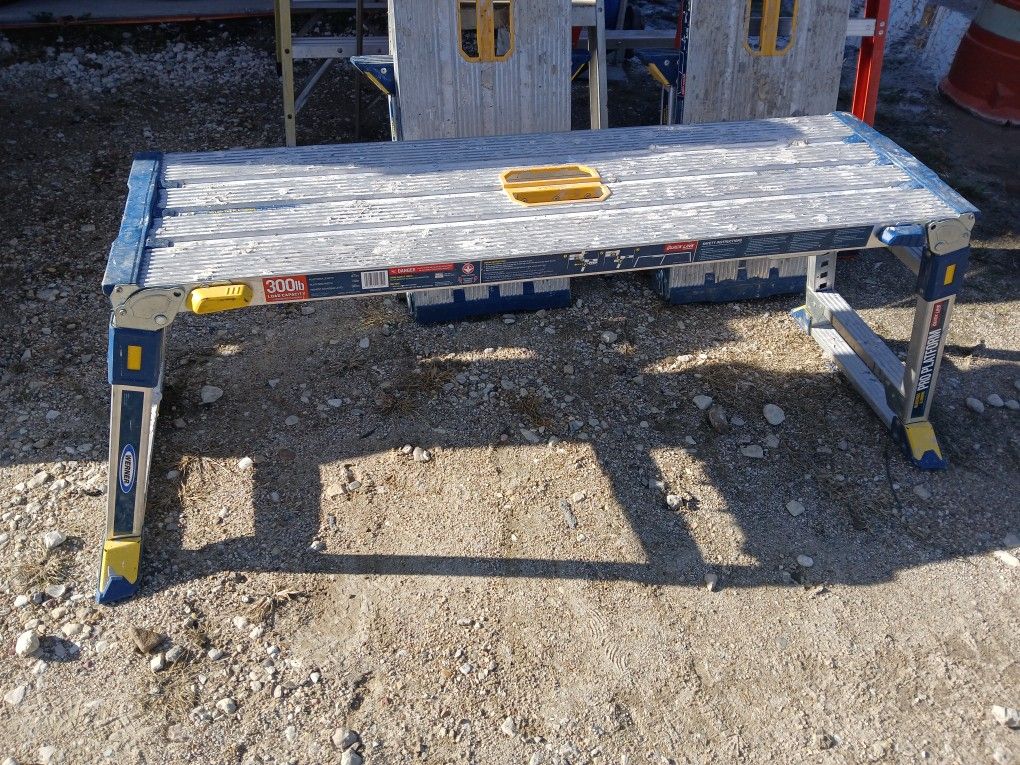 Werner Pro Linking Platform Aluminum 1.7-ft H x 1.2-ft W x 3.9-ft L 300-lb Capacity Work Platform, Item #1055871, Model #AP-2030L-MP2