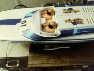 Nitro Vee remote controlled race boat