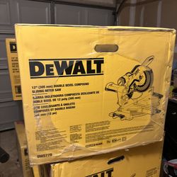 Dewalt DOUBLE BEVEL SLIDING MITER SAW