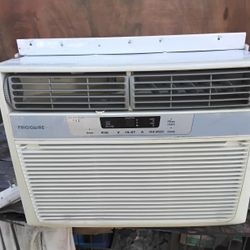 12000 Btu Frigidaire Air Conditioner Window Ac Unit $165
