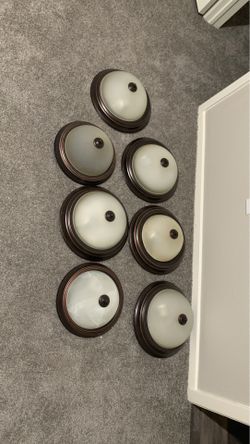 Flushmount light fixtures