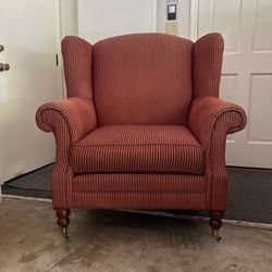 OVERSIZED LIVING ROOM/PARLOR CHAIR