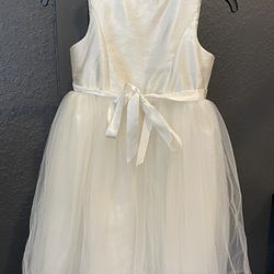 Ivory Size 8 David’s Bridal Flower girl Dress