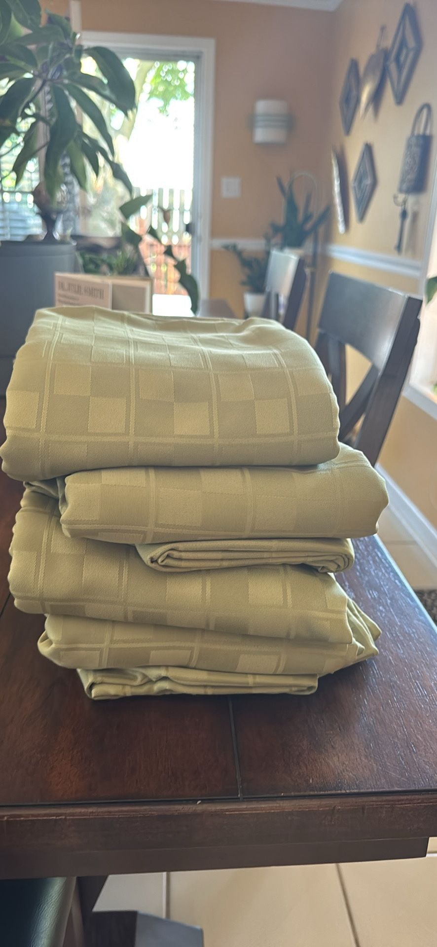 Cloth Table
