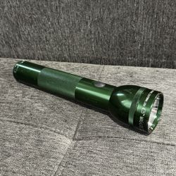 SUPER RARE Maglite 2 Cell Green Flashlight 10”