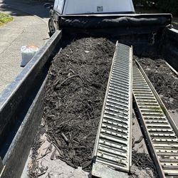 Free Mulch Around 1/2 Yard 