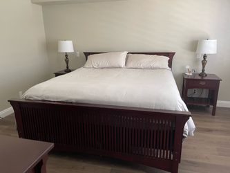 King bedroom set 4-piece