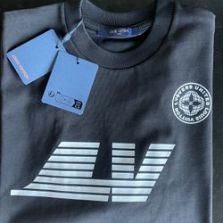 LOUIE VUITTON LV LOGO T SHIRT (S-XL)
