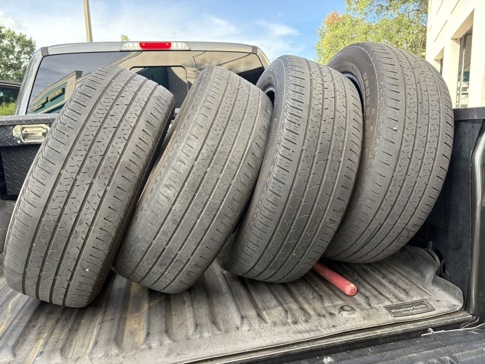 Used 235x55x19R Continental Cross Contact Sport