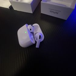 Selling airpods 4th gen noise cancellation Asking price $150