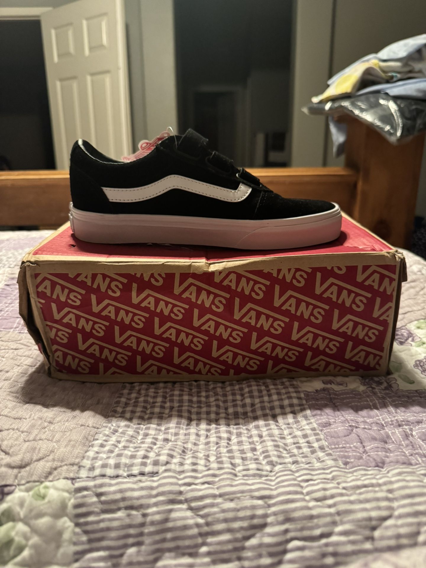 VANS BNIB! WOMENS 7.5/BOYS 6