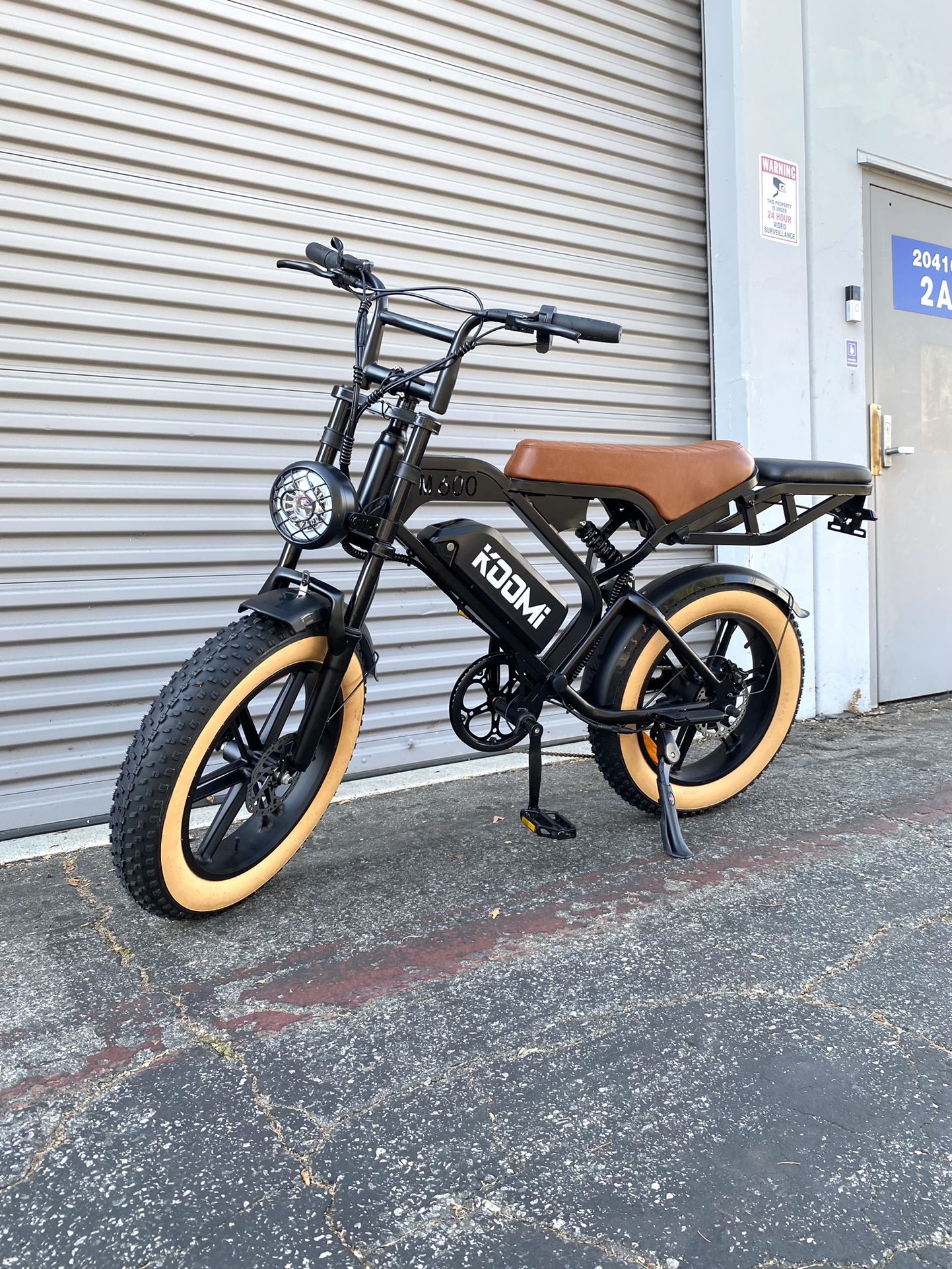 KOOMi M600 Moped e-bike retro 1000w 48v 20Ah hydraulic disc brakes top speed 31mph full suspension