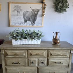 Beautiful Solid Wood Dresser 8 Drawers