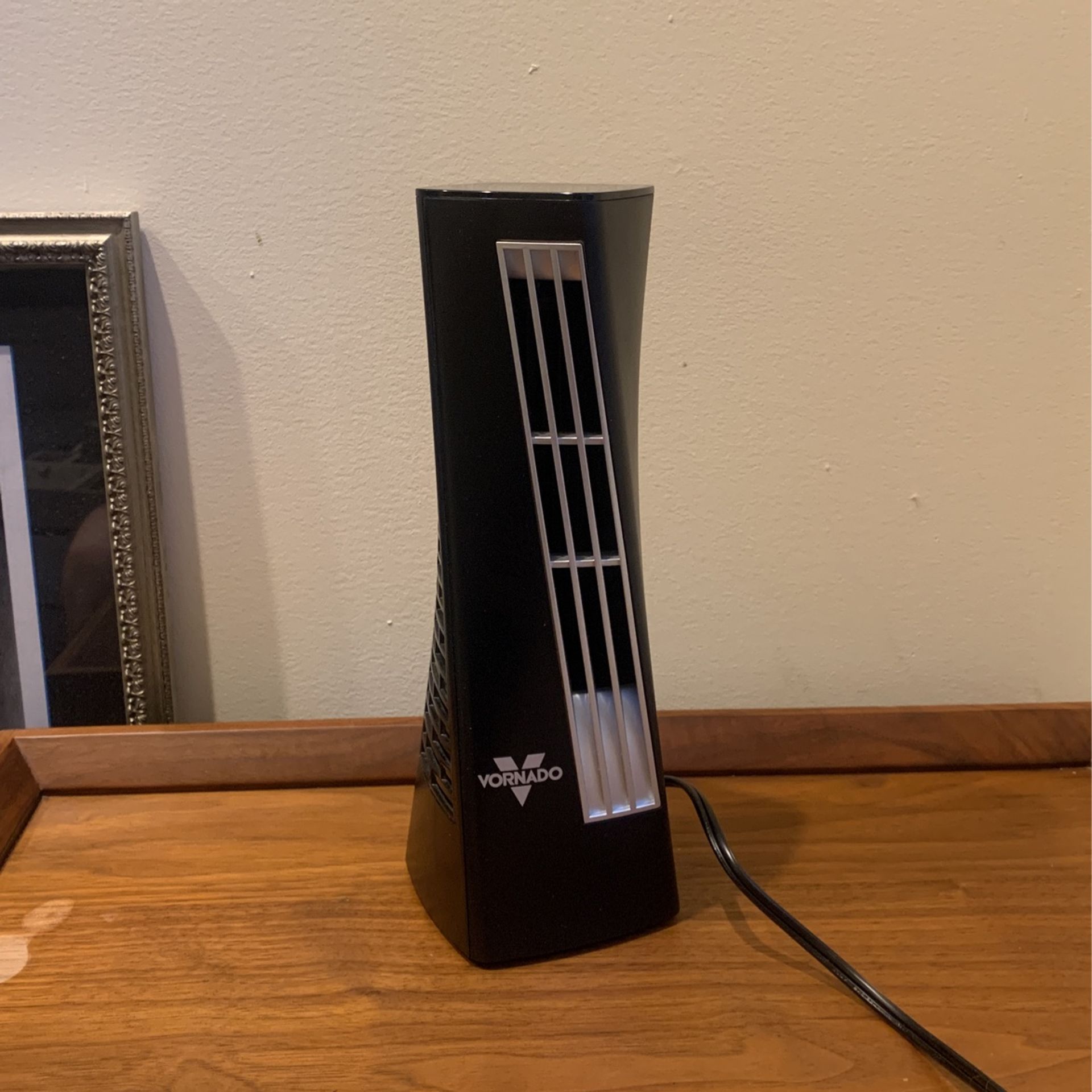 Vornado HELIX 2 Tabletop/Desk Fan