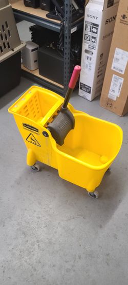 Rubbermaid Tandem Bucket and Wring