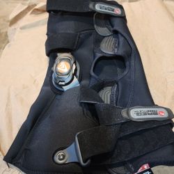 B R E G Adjustable H I N G E Left Lake Knee Brace Size Extra Large Excellent Condition