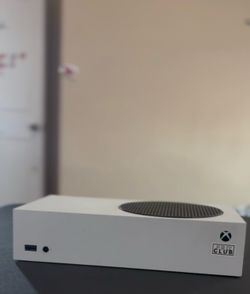 Xbox series s ( negotiable)