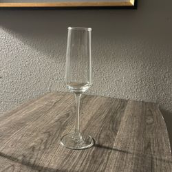 96  GLASS Champagne flutes