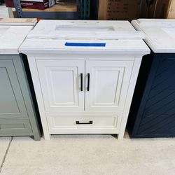 Brand New 30 in. W x 22 in. D Single Sink Bath Vanity in White with White Top $449 