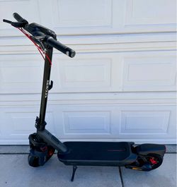 Segway - Ninebot Max G3 Electric Scooter, 28 mph Max Speed w/ 50 miles Max Range - Black