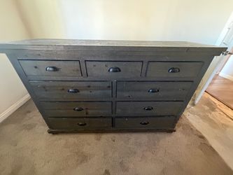 Dresser