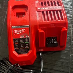 Milwaukee Rapid Charger 