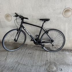 Trek Hybrid Bike – Large Frame – Needs Minor Repairs