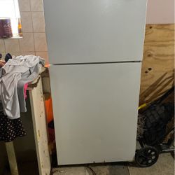Good Working Refrigerator     Berwyn  Area
