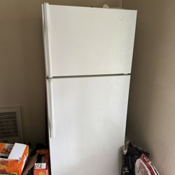 Whirlpool Refrigerator And Freezer W8TXNGFWQ