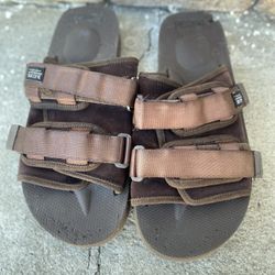 Suicoke Moto-VS sandals in brown suede. Men’s 11
