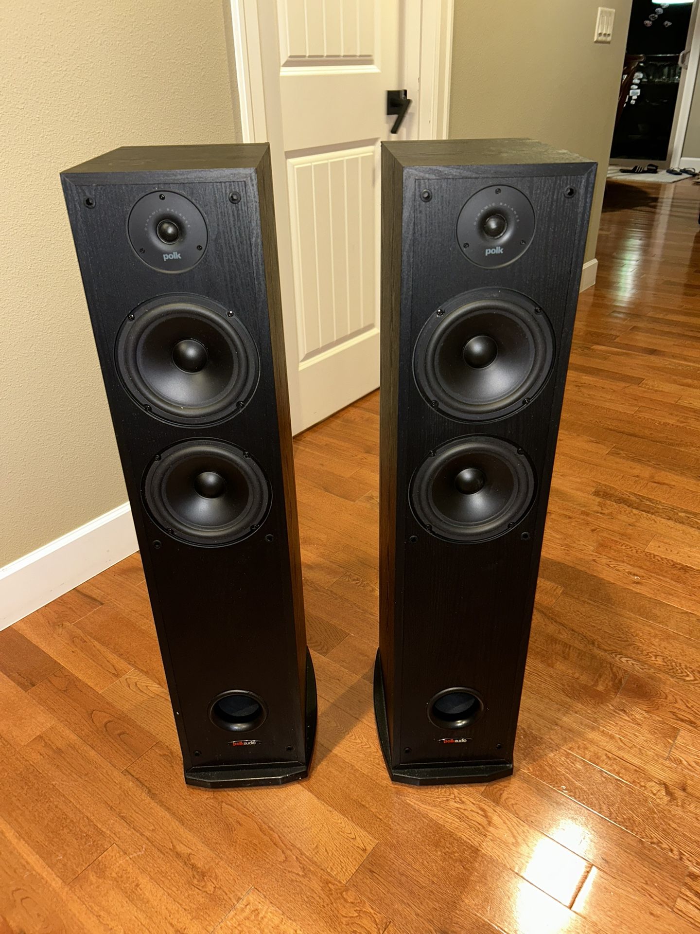 Polk audio R50 Floorstanding speakers