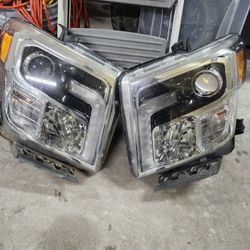 2018 Nissan Titan Headlights