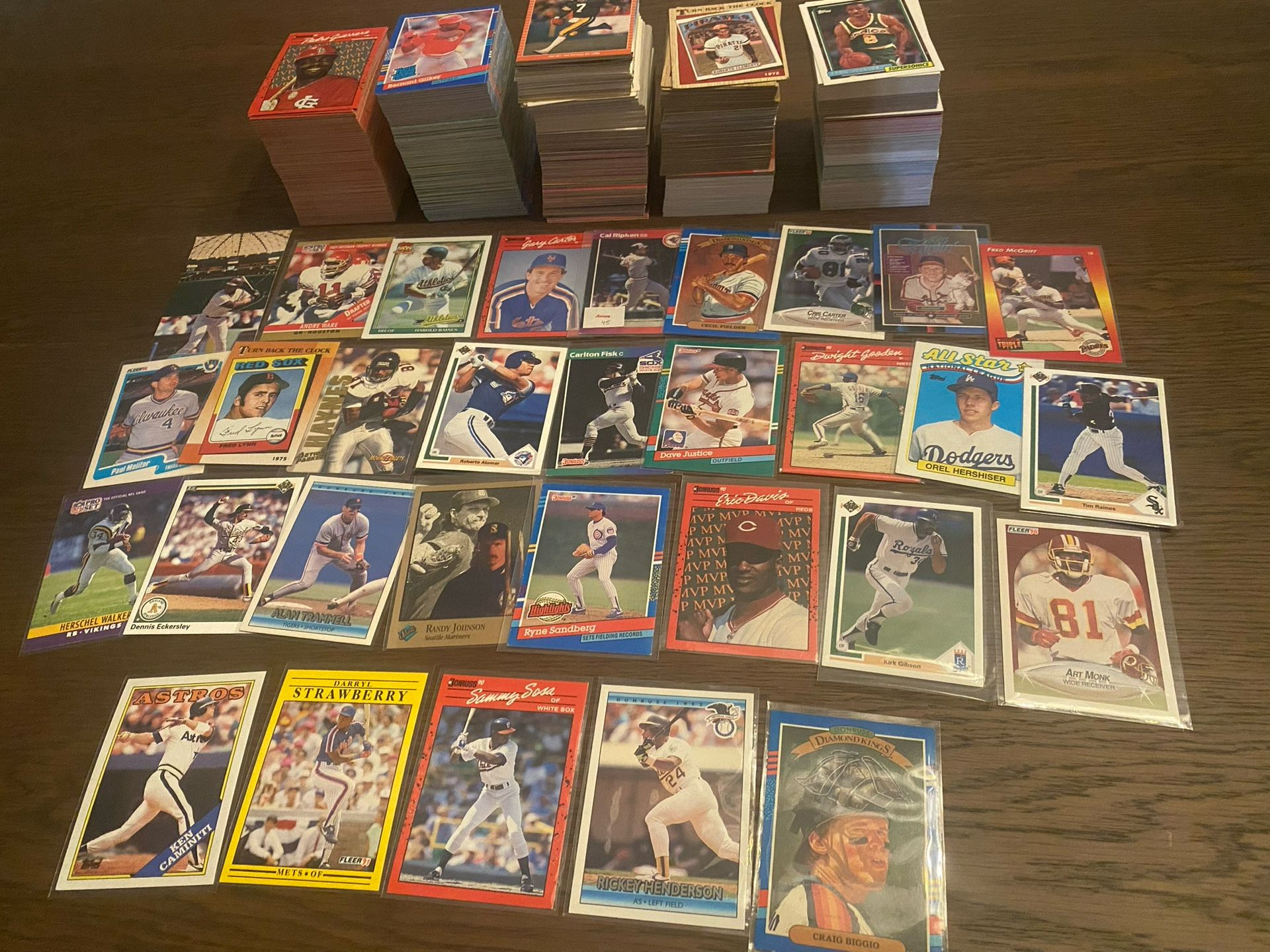 Sports Cards Lot, >1000 Baseball, Basketball, Football Cards