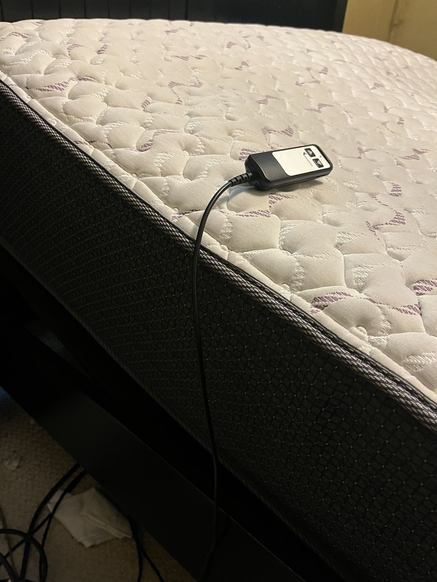 Quuen Mattress with bed frame Electric Lift