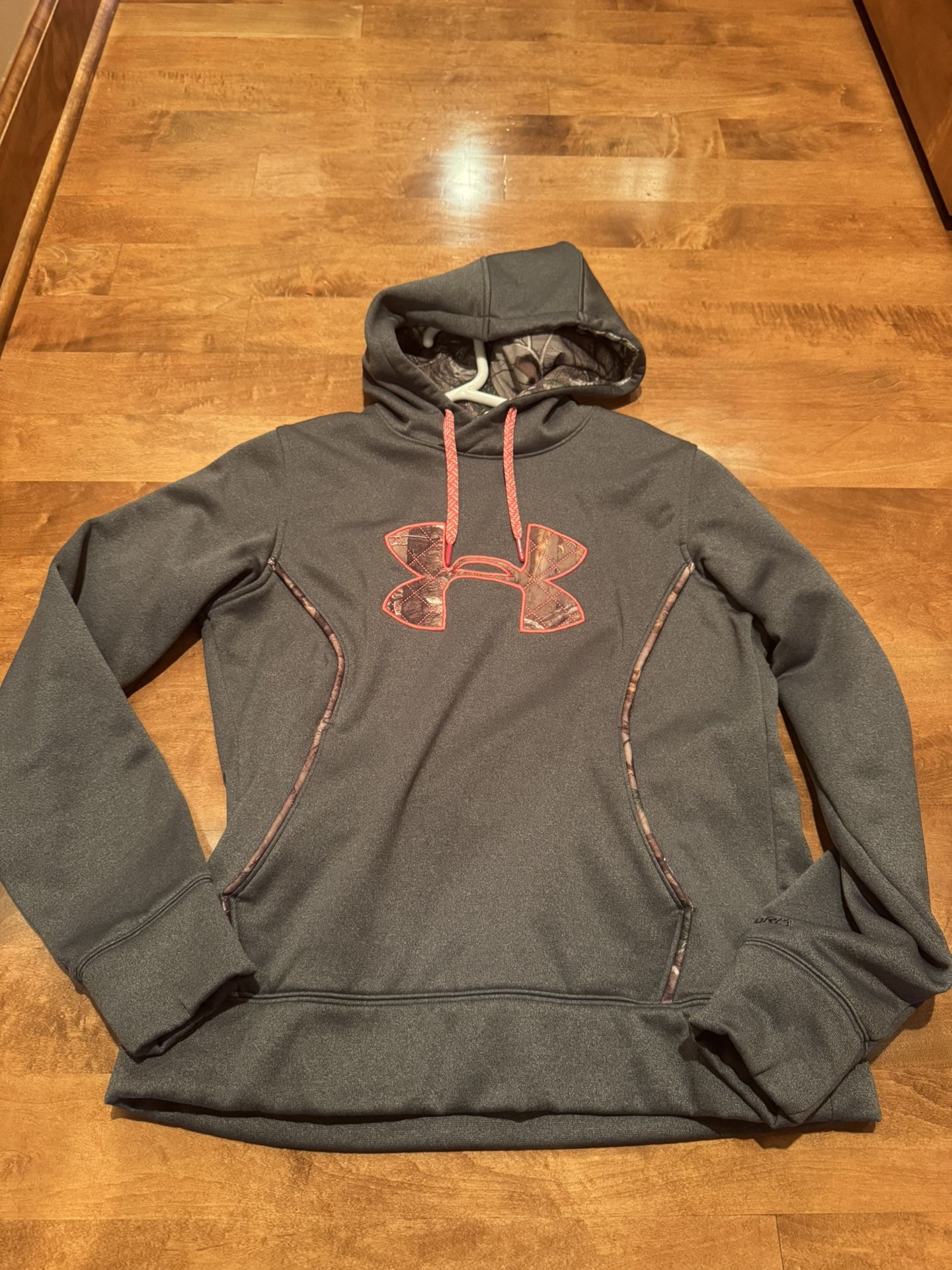 Women’s under Armour storm hoodie camouflage shipping available