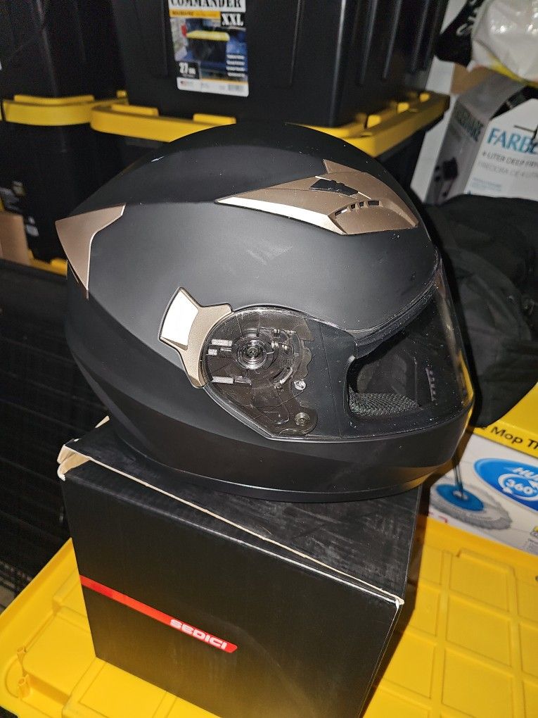 YEMA Motorcycle Helmet  Pick Up Only 