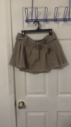 Beige Pleaded Skirt, with belt Medium