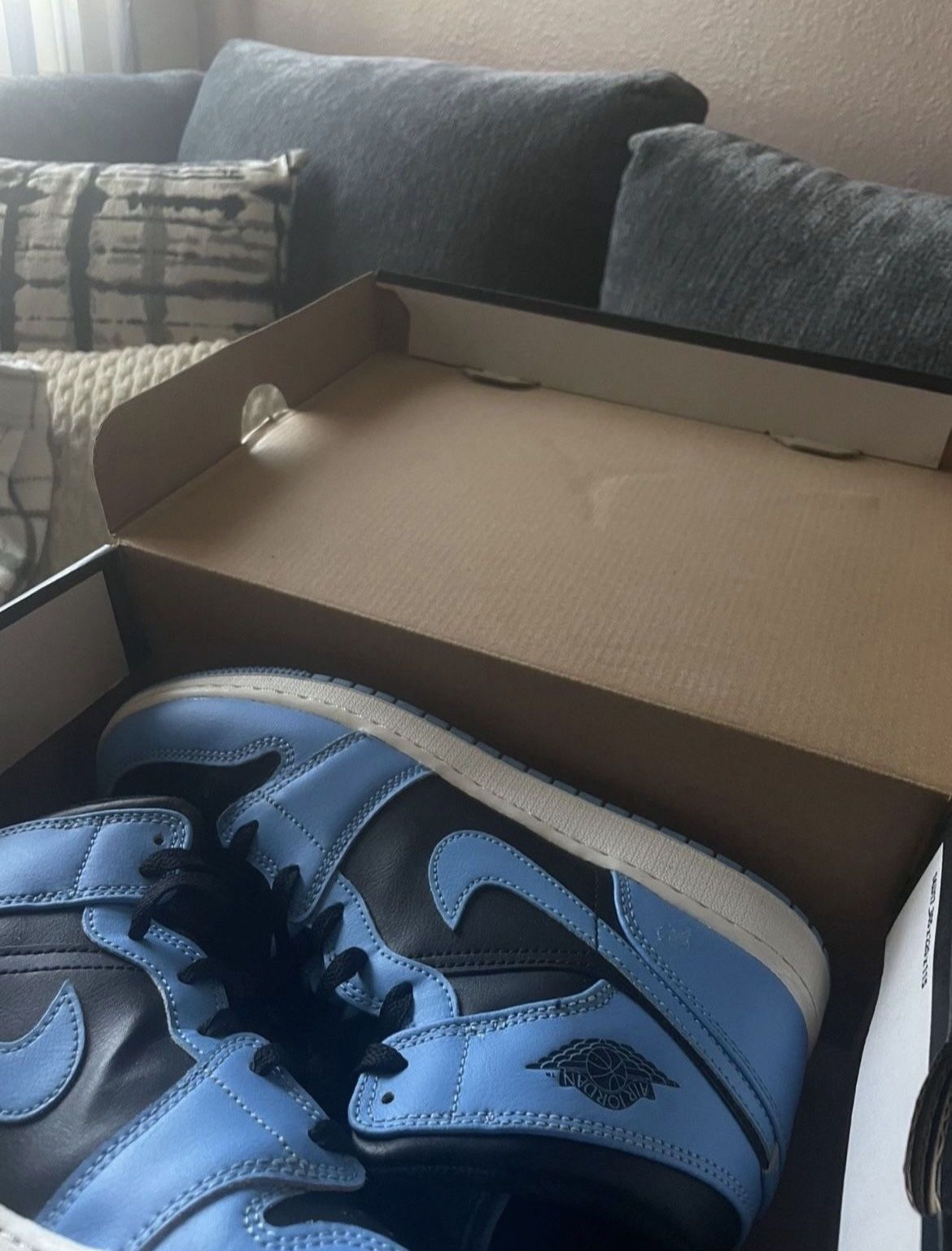 Jordan 1 Mid Blue/Black